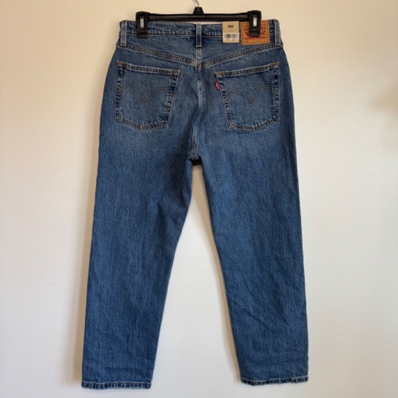NWT! Levi's 501 Original Cropped Jeans - Button Fly, Medium Wash | Size 30 x 26 - Picture 4 of 8